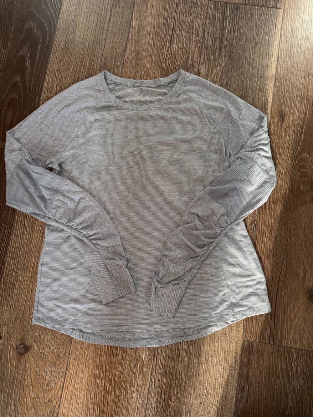 Athletic Light Gray Long Sleeve Thumb Hole Top